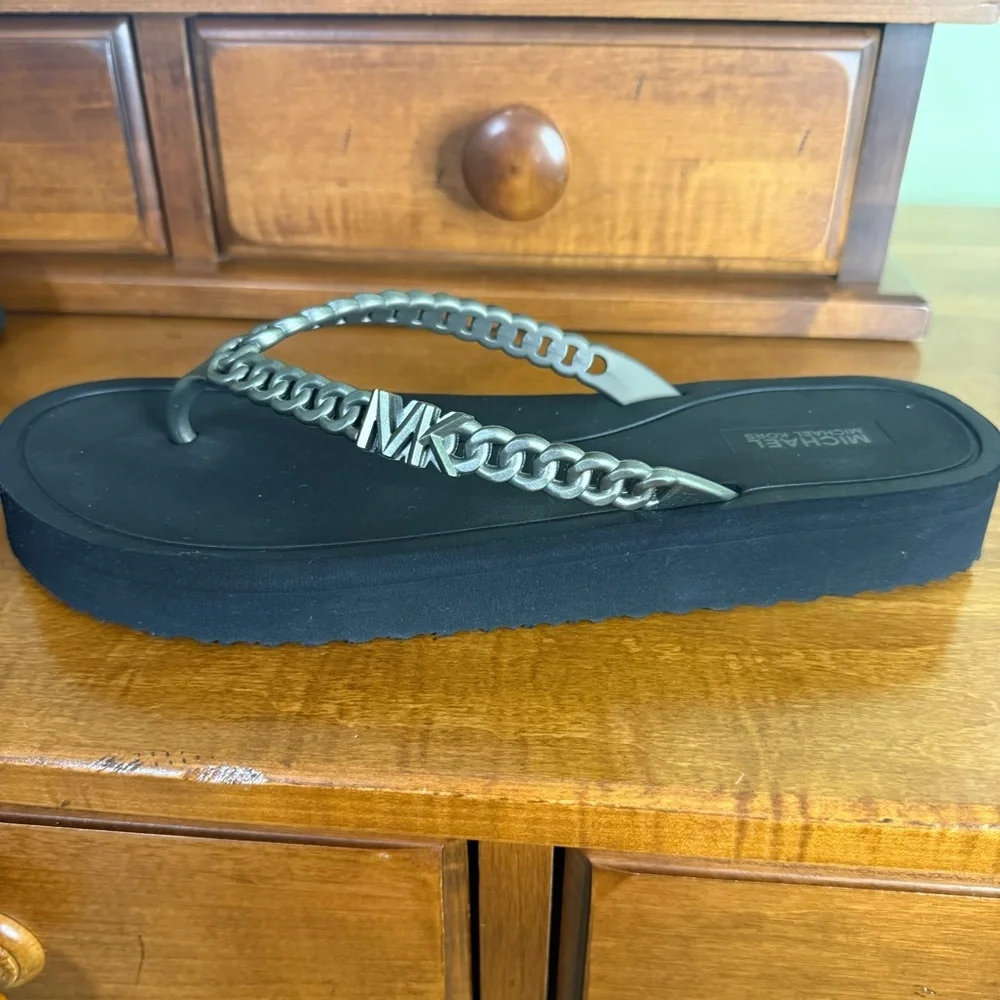 NEW Michael Kors Zaza Chain Flip Flop Sandal Black Rubber Thong Slip On woman 11
